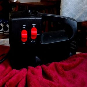 A nice size  car plug Air compressor work like new I had about 3 years now